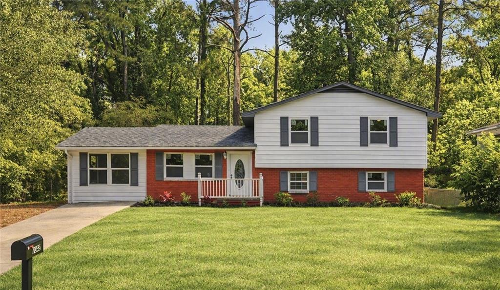 7348 Mockingbird Trail